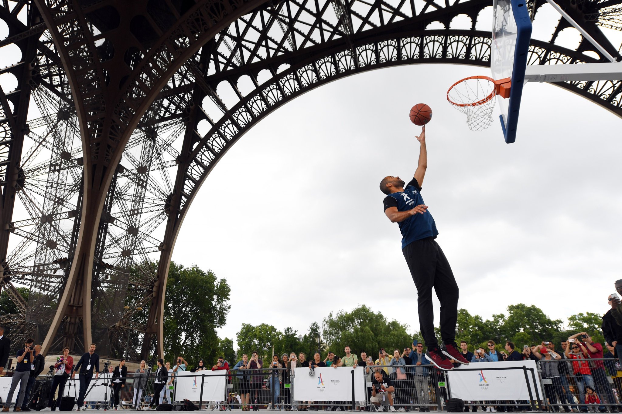 Tony Parker nommé ambassadeur éducation Paris 2024 FFBB