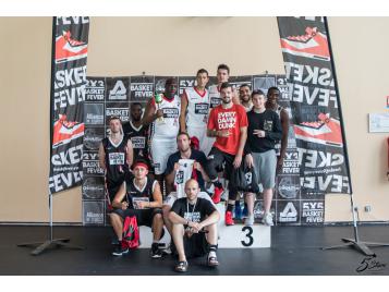 Les vainqueurs et les finalistes du tournoi Basket Fever 3x3 - Photo : FFBB Les vainqueurs et les finalistes du tournoi Basket Fever 3x3