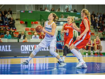 Plouffe et les Déferlantes, battues ce week end, doivent réagir - Photo FIBA