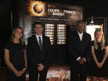Jean-Pierre Siutat et Tony Parker Senior ont effectué le tirage au sort des 8e de finale de la Coupe de France - Photo Maël Le Ninan