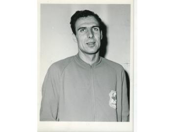 Jean-Baptiste Ré sous le maillot tricolore en 1963 - Photo : Musée du Basket Jean-Baptiste Ré