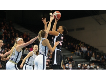 Iliana Rupert a encore affolé les compteurs avec Bourges - Photo : FIBA