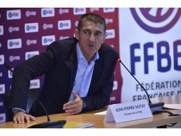 Jean-Pierre Siutat a tenu une conférence de presse ce matin au siège de la FFBB à Paris - photo : Bellenger/IS/FFBB