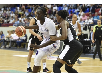 Aby Gaye et Tarbes peuvent encore accrocher les playoffs - Bellenger-Lecocq/IS/FFBB
