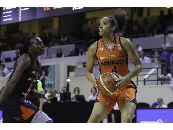 Nayo Raincock, meilleure joueuse du match avec 34 d'évaluation - Bellenger-Lecocq/IS/FFBB