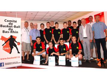 les 15 nouveaux arbitres du CD 67 - Photo : FFBB