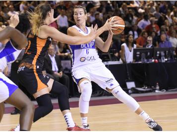 Elodie Godin a réalisé un double-double : 12 points et 10 rebonds - Bellenger-Lecocq/IS/FFBB