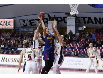 Héléna Ciak dans la nasse vénitienne - FIBA