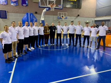 2 anciens arbitres NBA ont passé 3 heures avec les arbitres HN français