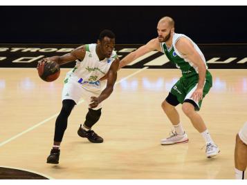 Charles Kahuhi et l'ASVEL ont bien maîtrisé leur sujet - Photo : Hervé Bellenger/FIBA Europe Charles Kahudi