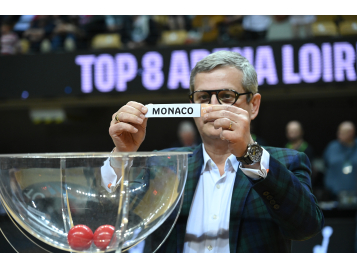Jean-Pierre Hunckler a procédé au tirage au sort des demi-finale de la Coupe de France - Bellenger/IS/FFBB