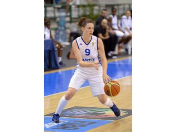 Louise Dambach signe un double-double avec 18 points et 10 rebonds