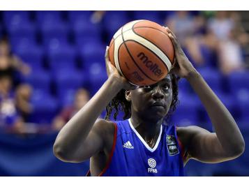 Maeva Dajdil-Tabdi et les Françaises ont souffert face à la Bosnie - Photos : FIBA Maeva Dajdil-Tabdi