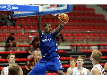 Alpha Kaba rejoint le groupe France - Photo : FIBA Alpha Kaba