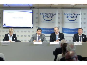 Françoise Sauvageot (Vice-Présidente CNOSF), Patrick Kanner (Ministre de la Ville, de la Jeunesse et des Sports), Thierry Braillard (Secrétaire d'Etat aux sports) et Denis Masseglia (Président CNOSF)