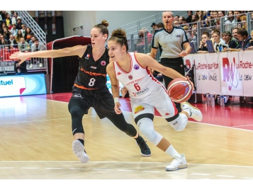 Caroline Heriaud, meneuse du Roche Vendée BC - FIBA
