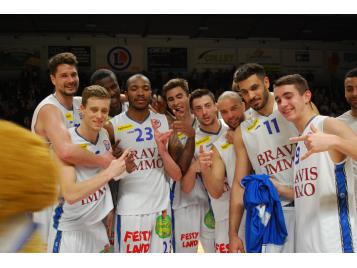 Les Caennais sont Champions de France NM1 2017 - Photo : France Bleu Basse-Normandie