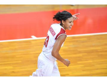 Ambrosia Anderson tout sourire - Photo FIBA