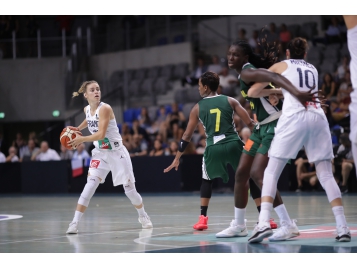 Alix Duchet et les Bleues ont du batailler face au Sénégal - Bacot/FFBB