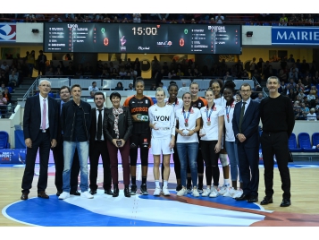 L'Equipe de France féminine mise à l'honneur - Photo : Bellenger/IS/FFBB