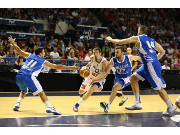 Nando De Colo à Pau le 9 août 2014 lors du dernier France-Grèce - Photo : Presse Sports Nando De Colo