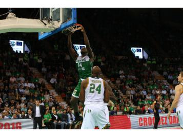 Mam Jaiteh et Nanterre ont surclassé Strasbourg - Photo Presse Sports Mam Jaiteh