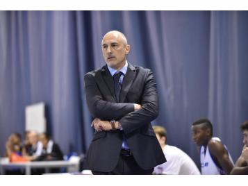 Bernard Faure et les U16 masculins ont débuté la saison par une victoire face à St Quentin - Photo : Bellenger/IS/FFBB