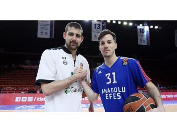 Adrien Moerman et Thomas Heurtel ont été importants dans la victoire des clubs turcs - Photo : Euroleague Adrien Moerman et Thomas Heurtel
