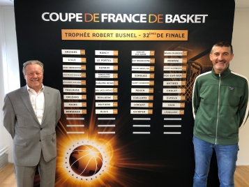 Jean-Pierre Siutat a effectué le tirage au sort des 1/32e de finale de la Coupe de France masculine en présence de Philippe Legname Jean-Pierre Siutat a effectué le tirage au sort des 1/32e de finale de la Coupe de France masculine en présence de Philippe Legname