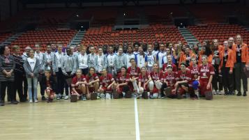 Les 4 équipes féminines qui ont participé au tournoi des Demoiselles ce week-end à Bourges