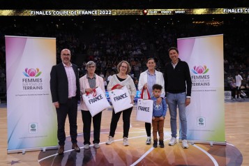 Opération Femmes sur Tous les Terrains lors des finales de la Coupe de France 2022