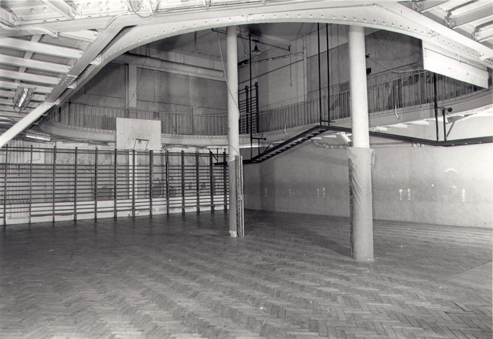  Le gymnase de la Rue de Trévise (Crédit photo : Musée du Basket)