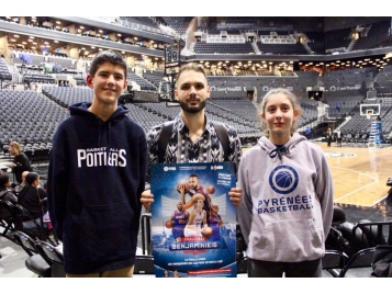 Les gagnants du Challenge Benjamin(e)s avec Evan Fournier