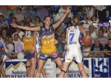 Sandra Le Dréan sous le maillot de Valenciennes - Photo : Lemoine