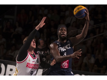 Dominique Gentil face à la Russie - Photo FIBA