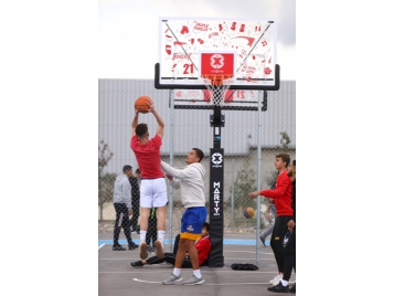 Premiers dribbles sur les terrains 3x3 du plan Infra FFBB Premiers dribbles sur les terrains 3x3 du plan Infra FFBB